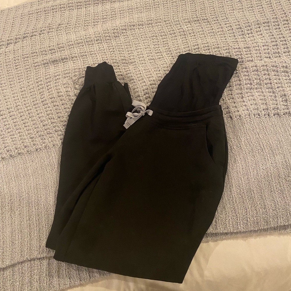 SP figs maternity joggers